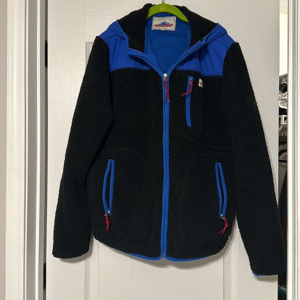 Used Penfield brand men’s hooded fleece jacket